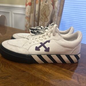 Offwhite vulc low sneakers in white/purple color way